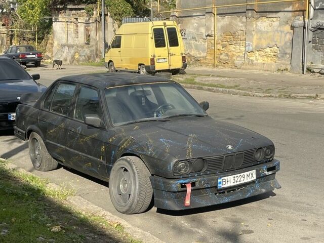 Черный БМВ 3 Серия, объемом двигателя 2.5 л и пробегом 99 тыс. км за 2200 $, фото 2 на Automoto.ua