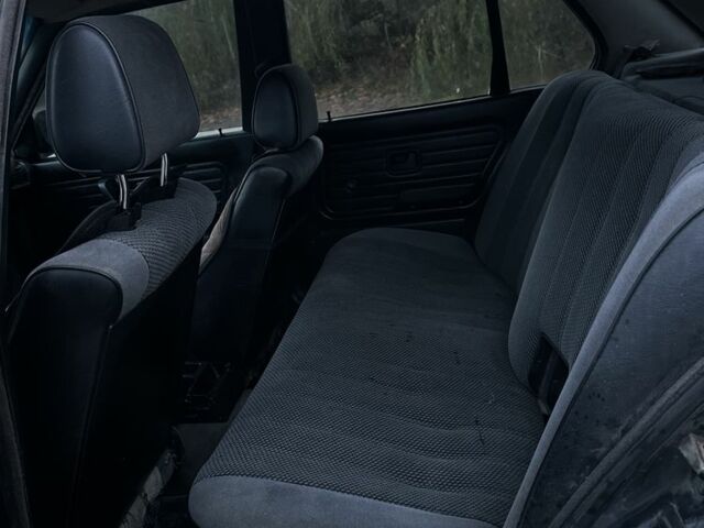 Черный БМВ 3 Серия, объемом двигателя 1.6 л и пробегом 300 тыс. км за 1500 $, фото 15 на Automoto.ua