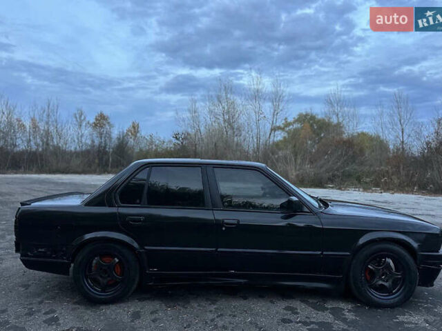 Черный БМВ 3 Серия, объемом двигателя 1.6 л и пробегом 200 тыс. км за 1900 $, фото 4 на Automoto.ua