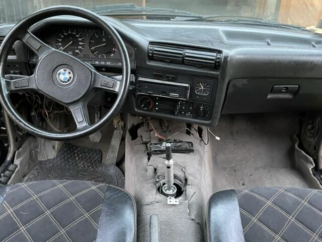 Чорний БМВ 3 Серія, об'ємом двигуна 0 л та пробігом 111 тис. км за 2200 $, фото 4 на Automoto.ua