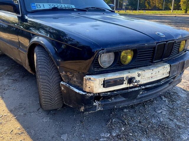 Черный БМВ 3 Серия, объемом двигателя 1.8 л и пробегом 350 тыс. км за 2200 $, фото 5 на Automoto.ua