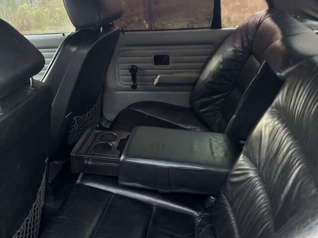 Черный БМВ 3 Серия, объемом двигателя 1.6 л и пробегом 300 тыс. км за 1300 $, фото 5 на Automoto.ua