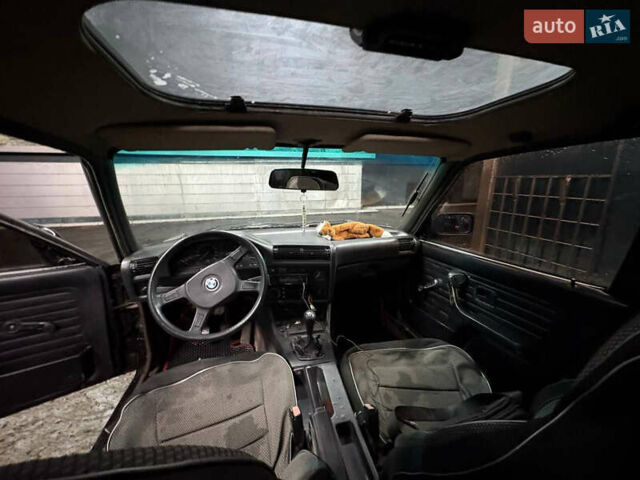 Черный БМВ 3 Серия, объемом двигателя 2.5 л и пробегом 120 тыс. км за 1600 $, фото 5 на Automoto.ua