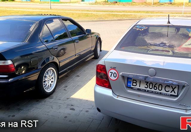 Черный БМВ 3 Серия, объемом двигателя 1.8 л и пробегом 416 тыс. км за 3300 $, фото 12 на Automoto.ua