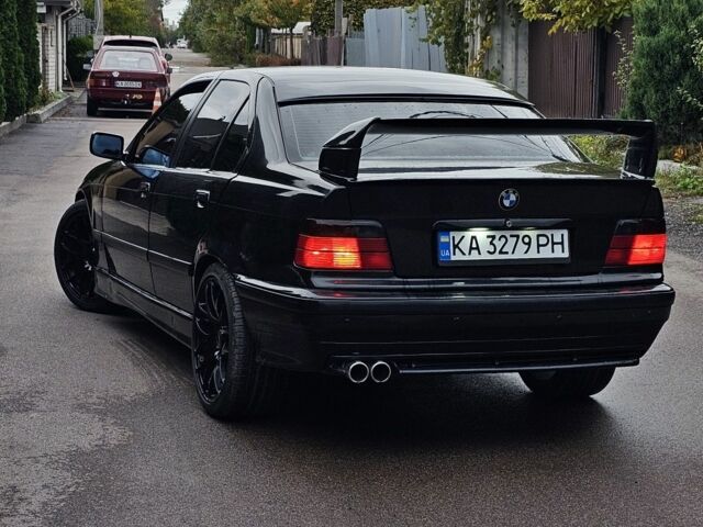 Чорний БМВ 3 Серія, об'ємом двигуна 2.5 л та пробігом 180 тис. км за 4100 $, фото 11 на Automoto.ua