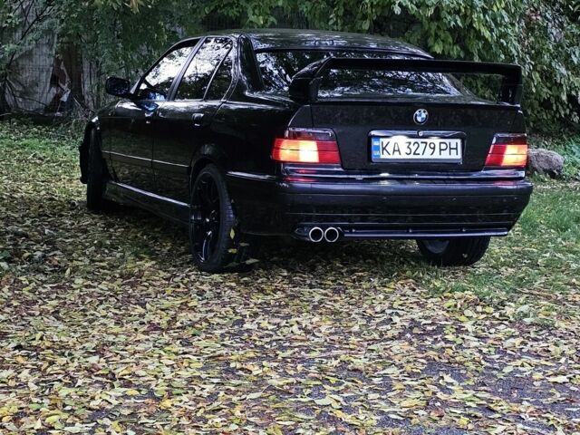 Чорний БМВ 3 Серія, об'ємом двигуна 2.5 л та пробігом 180 тис. км за 4100 $, фото 5 на Automoto.ua