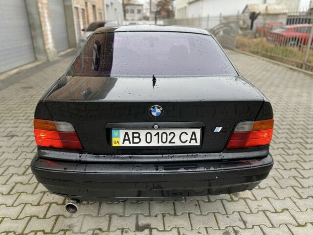 Черный БМВ 3 Серия, объемом двигателя 1.6 л и пробегом 300 тыс. км за 1700 $, фото 3 на Automoto.ua