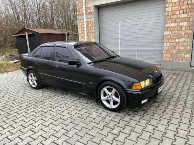 Черный БМВ 3 Серия, объемом двигателя 1.6 л и пробегом 300 тыс. км за 1700 $, фото 5 на Automoto.ua