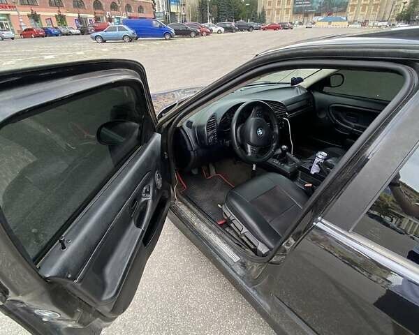 Черный БМВ 3 Серия, объемом двигателя 1.8 л и пробегом 300 тыс. км за 4000 $, фото 8 на Automoto.ua