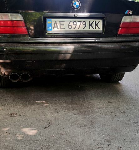 Черный БМВ 3 Серия, объемом двигателя 1.8 л и пробегом 416 тыс. км за 3300 $, фото 5 на Automoto.ua