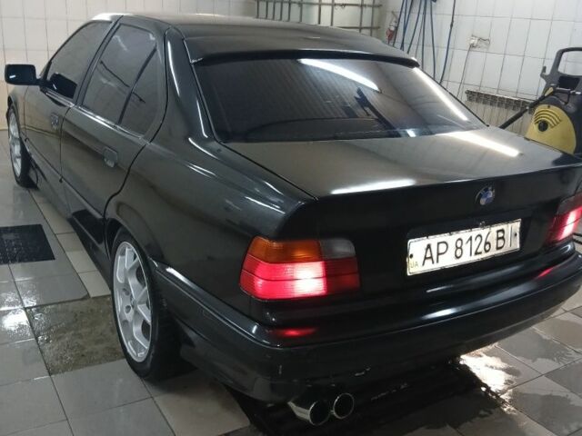 Черный БМВ 3 Серия, объемом двигателя 0 л и пробегом 529 тыс. км за 3700 $, фото 5 на Automoto.ua