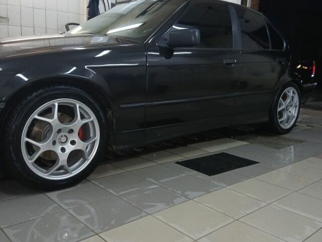 Черный БМВ 3 Серия, объемом двигателя 0 л и пробегом 529 тыс. км за 3700 $, фото 2 на Automoto.ua