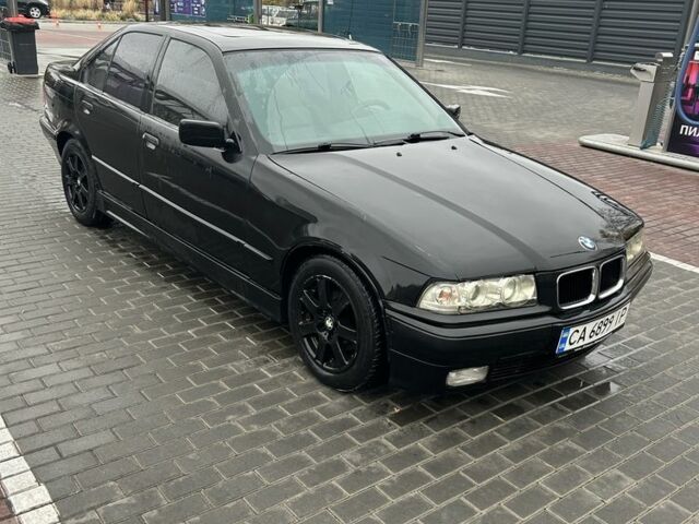 Чорний БМВ 3 Серія, об'ємом двигуна 1.6 л та пробігом 256 тис. км за 2350 $, фото 5 на Automoto.ua