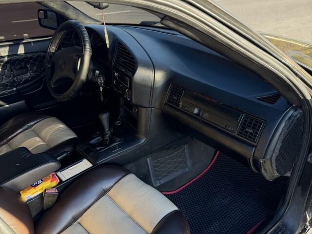 Черный БМВ 3 Серия, объемом двигателя 1.8 л и пробегом 368 тыс. км за 2550 $, фото 6 на Automoto.ua