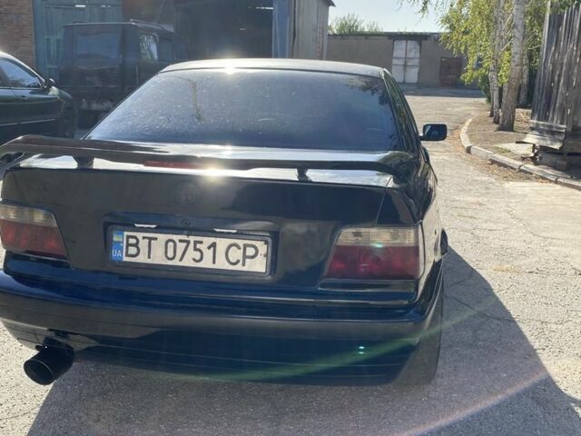 Черный БМВ 3 Серия, объемом двигателя 2 л и пробегом 285 тыс. км за 2300 $, фото 6 на Automoto.ua