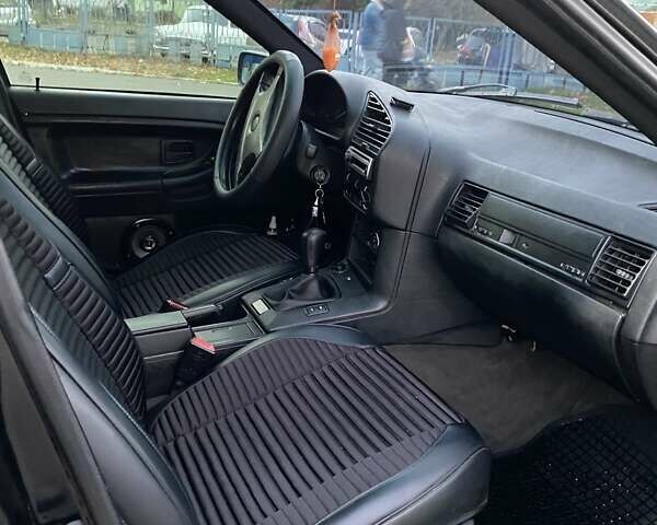 Чорний БМВ 3 Серія, об'ємом двигуна 1.6 л та пробігом 390 тис. км за 3350 $, фото 13 на Automoto.ua