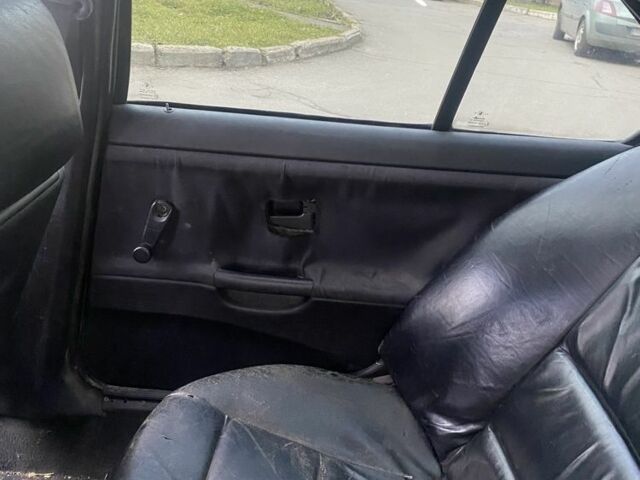 Черный БМВ 3 Серия, объемом двигателя 2 л и пробегом 285 тыс. км за 2300 $, фото 2 на Automoto.ua