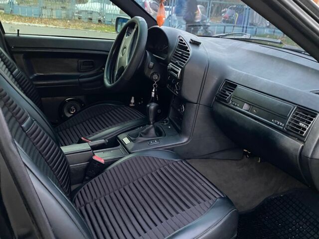 Чорний БМВ 3 Серія, об'ємом двигуна 1.6 л та пробігом 390 тис. км за 3350 $, фото 12 на Automoto.ua