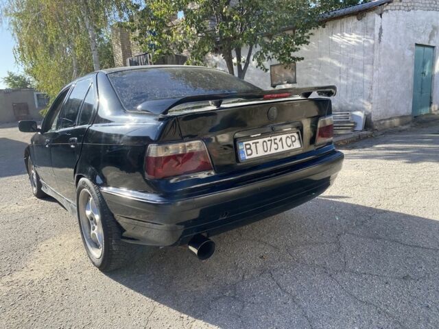 Черный БМВ 3 Серия, объемом двигателя 2 л и пробегом 285 тыс. км за 2300 $, фото 4 на Automoto.ua