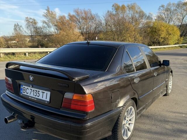 Черный БМВ 3 Серия, объемом двигателя 1.8 л и пробегом 368 тыс. км за 2550 $, фото 18 на Automoto.ua