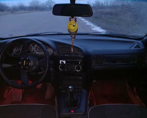Черный БМВ 3 Серия, объемом двигателя 1.8 л и пробегом 350 тыс. км за 3500 $, фото 7 на Automoto.ua