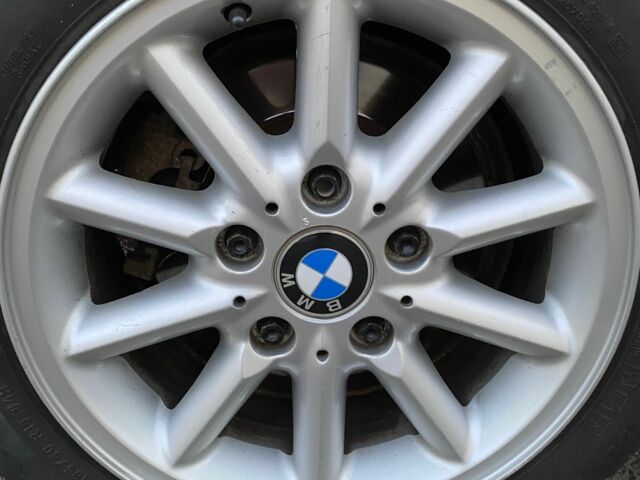 Чорний БМВ 3 Серія, об'ємом двигуна 1.6 л та пробігом 390 тис. км за 3350 $, фото 11 на Automoto.ua