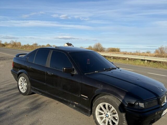 Черный БМВ 3 Серия, объемом двигателя 1.8 л и пробегом 368 тыс. км за 2550 $, фото 3 на Automoto.ua