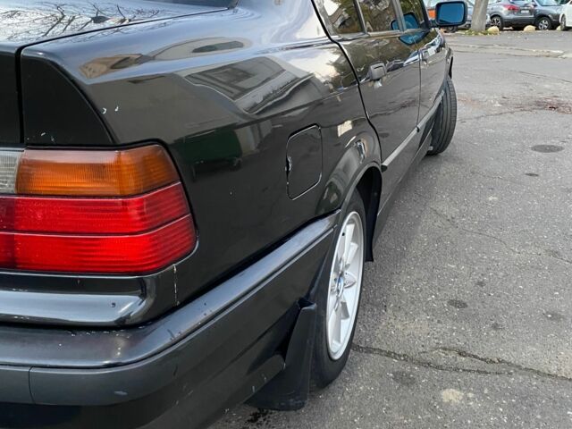 Чорний БМВ 3 Серія, об'ємом двигуна 1.6 л та пробігом 390 тис. км за 3350 $, фото 7 на Automoto.ua