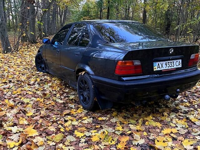 Черный БМВ 3 Серия, объемом двигателя 1.8 л и пробегом 240 тыс. км за 2300 $, фото 2 на Automoto.ua