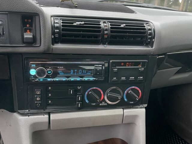 Чорний БМВ 3 Серія, об'ємом двигуна 2.5 л та пробігом 417 тис. км за 1700 $, фото 6 на Automoto.ua