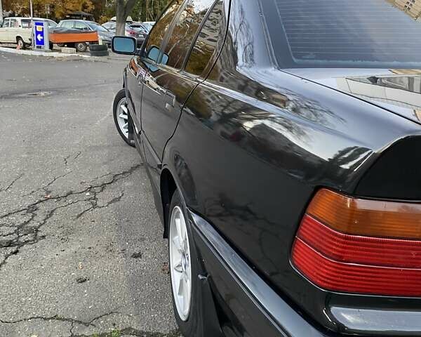 Чорний БМВ 3 Серія, об'ємом двигуна 1.6 л та пробігом 390 тис. км за 3350 $, фото 8 на Automoto.ua