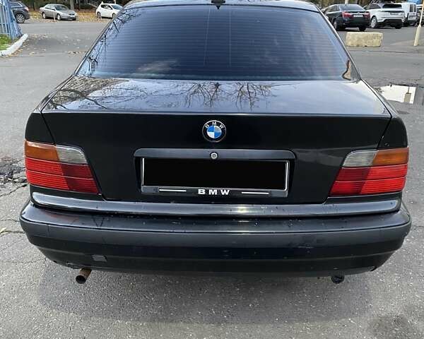 Чорний БМВ 3 Серія, об'ємом двигуна 1.6 л та пробігом 390 тис. км за 3350 $, фото 7 на Automoto.ua