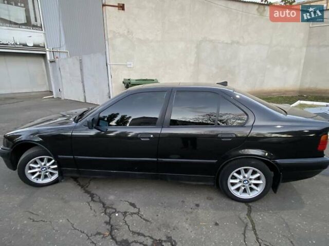 Чорний БМВ 3 Серія, об'ємом двигуна 1.6 л та пробігом 390 тис. км за 3350 $, фото 9 на Automoto.ua