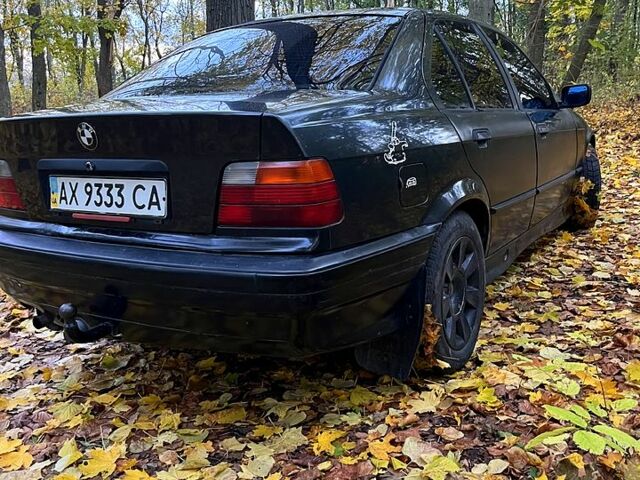 Черный БМВ 3 Серия, объемом двигателя 1.8 л и пробегом 240 тыс. км за 2300 $, фото 3 на Automoto.ua