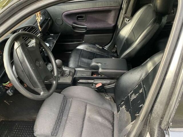 Чорний БМВ 3 Серія, об'ємом двигуна 1.8 л та пробігом 215 тис. км за 1900 $, фото 7 на Automoto.ua