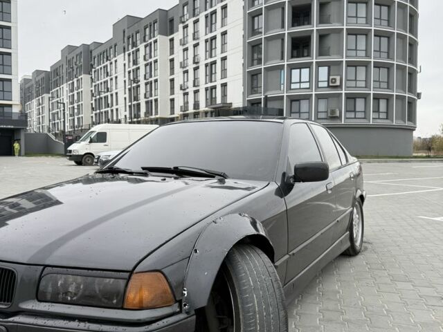 Черный БМВ 3 Серия, объемом двигателя 2 л и пробегом 260 тыс. км за 4000 $, фото 7 на Automoto.ua