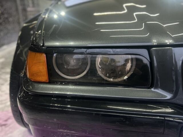 Черный БМВ 3 Серия, объемом двигателя 2 л и пробегом 250 тыс. км за 3500 $, фото 3 на Automoto.ua