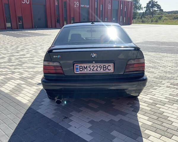 Черный БМВ 3 Серия, объемом двигателя 1.8 л и пробегом 290 тыс. км за 2990 $, фото 3 на Automoto.ua