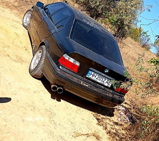 Чорний БМВ 3 Серія, об'ємом двигуна 1.6 л та пробігом 0 тис. км за 1500 $, фото 3 на Automoto.ua