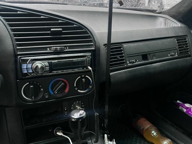 Черный БМВ 3 Серия, объемом двигателя 2 л и пробегом 250 тыс. км за 3500 $, фото 2 на Automoto.ua