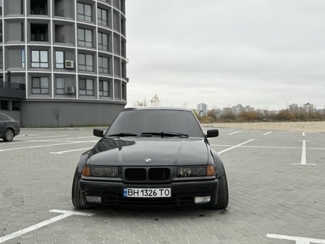 Черный БМВ 3 Серия, объемом двигателя 2 л и пробегом 260 тыс. км за 4000 $, фото 2 на Automoto.ua