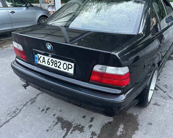 Черный БМВ 3 Серия, объемом двигателя 1.8 л и пробегом 456 тыс. км за 2500 $, фото 11 на Automoto.ua