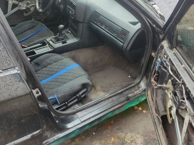 Черный БМВ 3 Серия, объемом двигателя 2.5 л и пробегом 360 тыс. км за 1650 $, фото 3 на Automoto.ua