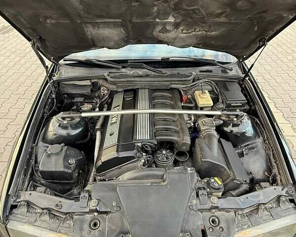 Черный БМВ 3 Серия, объемом двигателя 2.5 л и пробегом 320 тыс. км за 4300 $, фото 4 на Automoto.ua