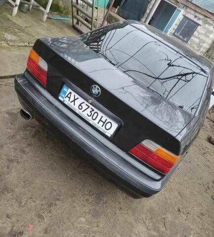 Чорний БМВ 3 Серія, об'ємом двигуна 1.8 л та пробігом 375 тис. км за 2138 $, фото 1 на Automoto.ua