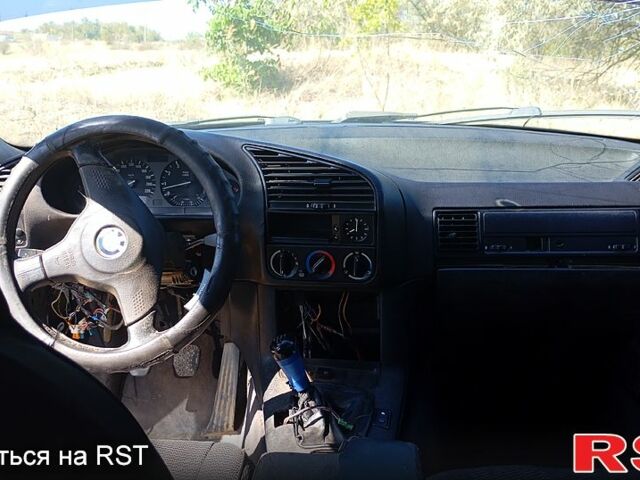 Чорний БМВ 3 Серія, об'ємом двигуна 1.6 л та пробігом 0 тис. км за 1500 $, фото 1 на Automoto.ua