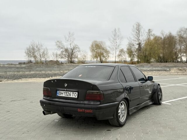 Черный БМВ 3 Серия, объемом двигателя 2 л и пробегом 260 тыс. км за 4000 $, фото 5 на Automoto.ua