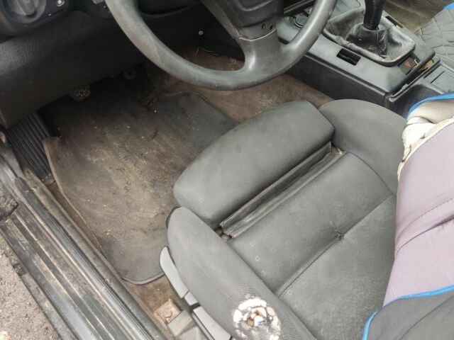 Черный БМВ 3 Серия, объемом двигателя 2.5 л и пробегом 360 тыс. км за 1650 $, фото 4 на Automoto.ua