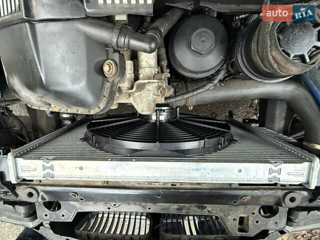 Чорний БМВ 3 Серія, об'ємом двигуна 2 л та пробігом 100 тис. км за 11000 $, фото 11 на Automoto.ua