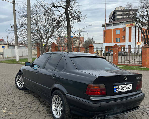 Черный БМВ 3 Серия, объемом двигателя 2.5 л и пробегом 250 тыс. км за 4700 $, фото 13 на Automoto.ua